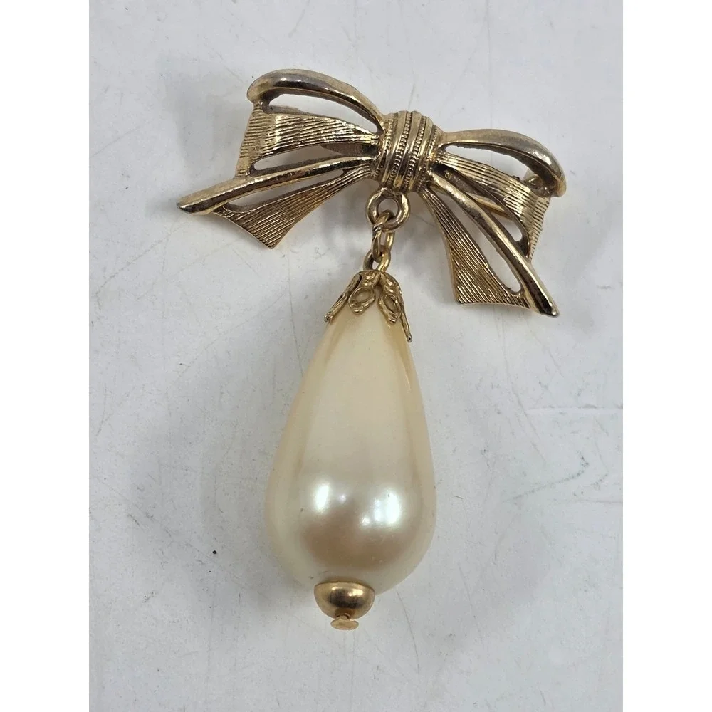 Vintage Christmas Brooch Pin Lot Santa Stick Pin Faux‎ Pearl Bow Candle Enamel